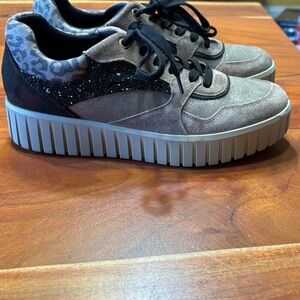 IgI&Co women’s sneakers!  Excellent condition!  Size 38